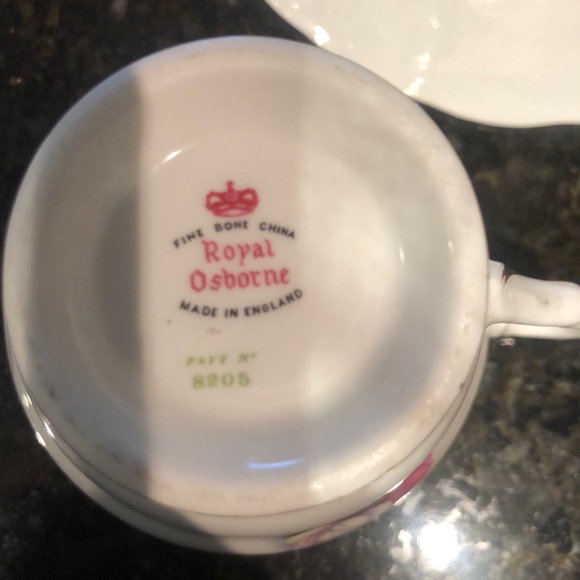 Vintage Royal Osborne Roses Pattern Bone China Teacup and matching Saucer #8205 - Picture 5 of 7